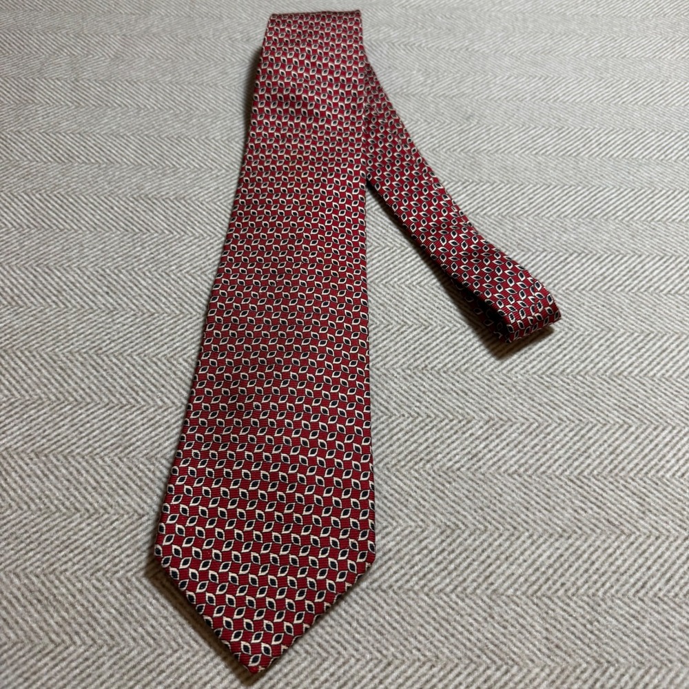 Brooks Brothers Makers Red Geometric Eye Silk Tie Hand Made USA Navy Cream